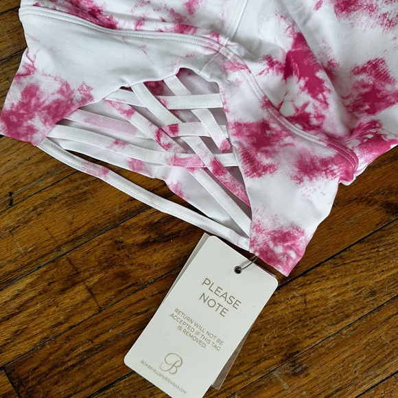 Bombshell Sportswear Pink/White Tie-Dye Sexy Back Leggings & Cross My Heart Bra - Picture 9 of 15